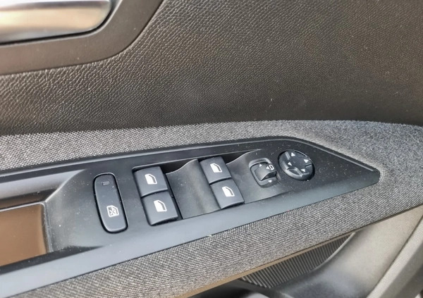 Peugeot 5008 cena 62000 przebieg: 56000, rok produkcji 2020 z Terespol małe 326